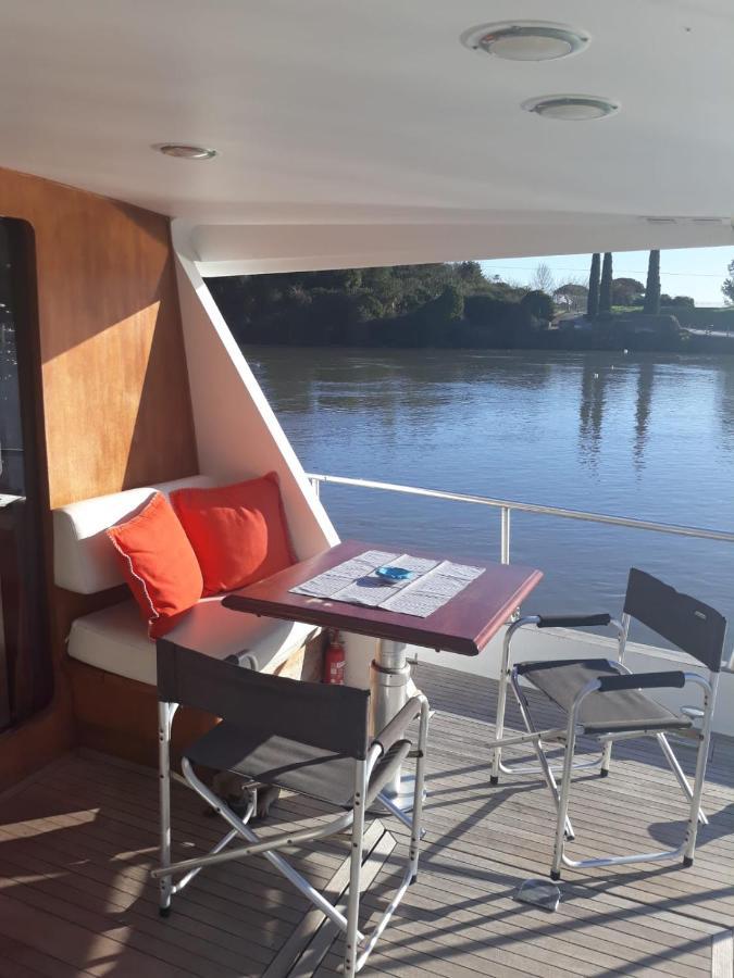 Boat And Breakfast Fiumicino - Roma Hotel Ostia Antica Ngoại thất bức ảnh
