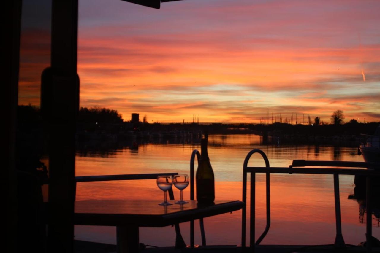 Boat And Breakfast Fiumicino - Roma Hotel Ostia Antica Ngoại thất bức ảnh